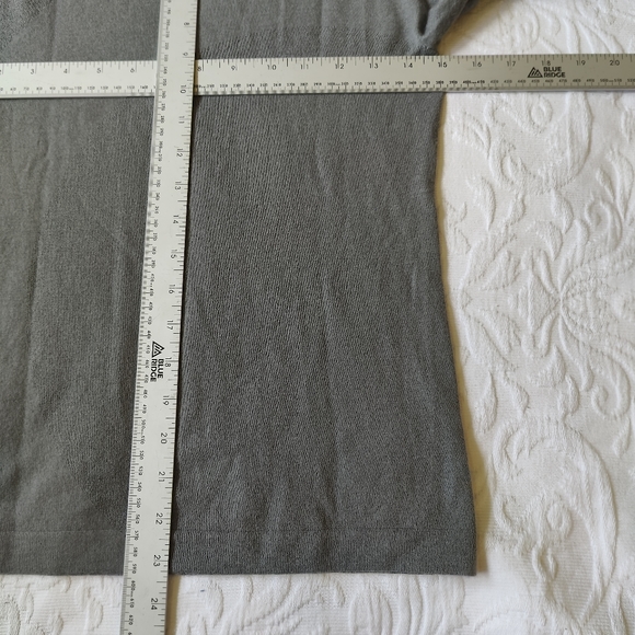 Theory women's cashmere Boat Neck Split sleeves Crochet Sweater. Medium. Pewter. - Picture 2 of 6